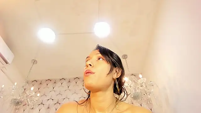 PilarJones  online show from January 9, 2025, 3:55 pm