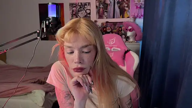 Snapshot of boobsybootie chatting on December 5, 2024, 12:33 pm boobsybootie online show from December 5, 2024, 12:33 pm