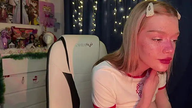 Snapshot of boobsybootie chatting on January 1, 2025, 8:37 pm boobsybootie online show from January 1, 2025, 8:37 pm