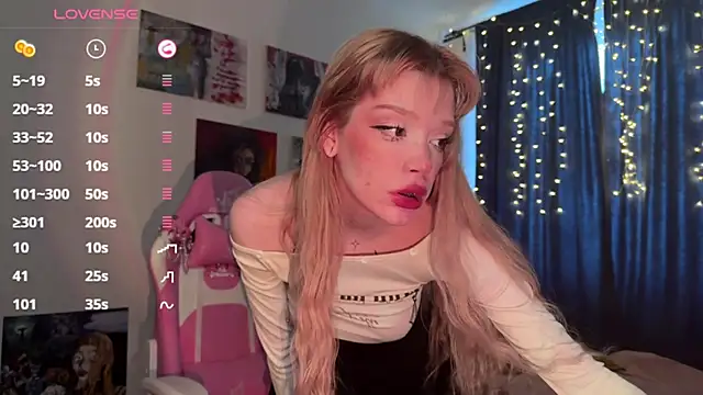 Snapshot of boobsybootie chatting on March 8, 2025, 5:49 am boobsybootie online show from March 8, 2025, 5:49 am