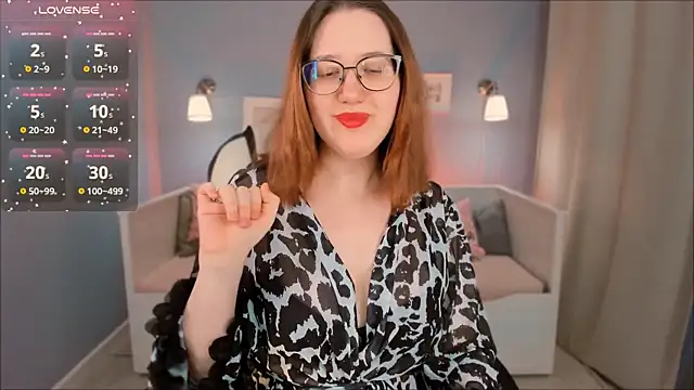 Snapshot of Charmy_Gracy chatting on March 3, 2025, 10:38 am Charmy Gracy online show from March 3, 2025, 10:38 am