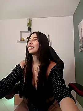 Snapshot of bella_99_ chatting on December 10, 2024, 2:50 pm bella 99 online show from December 10, 2024, 2:50 pm