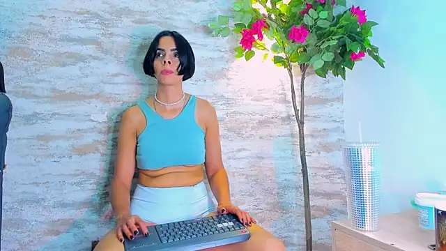 Amelia Myers online show from October 15, 2025, 7:36 pm