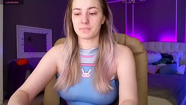 elinanortas online show from November 3, 2025, 1:29 am