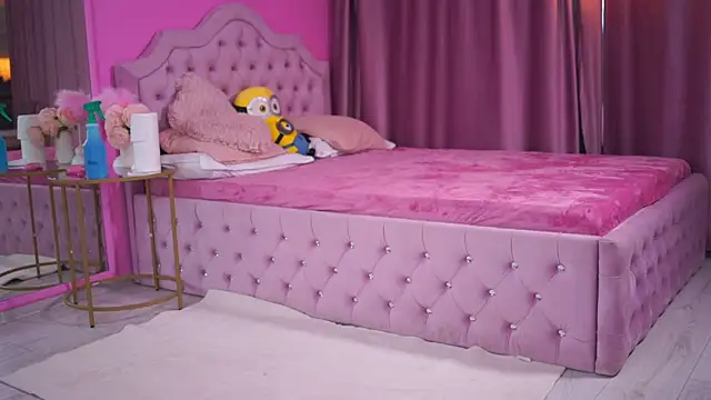 AshleySinn online show from October 30, 2025, 3:24 pm