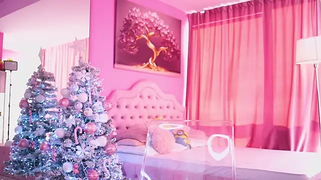 AshleySinn online show from December 18, 2025, 10:10 am