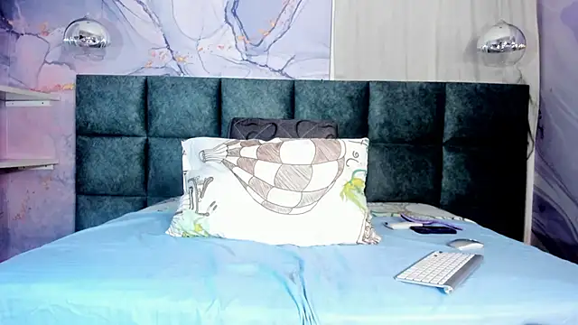 Scarleett 22 online show from April 19, 2026, 12:15 pm