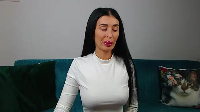 Snapshot of SaraDaisy chatting on October 4, 2025, 5:22 pm SaraDaisy online show from October 4, 2025, 5:22 pm