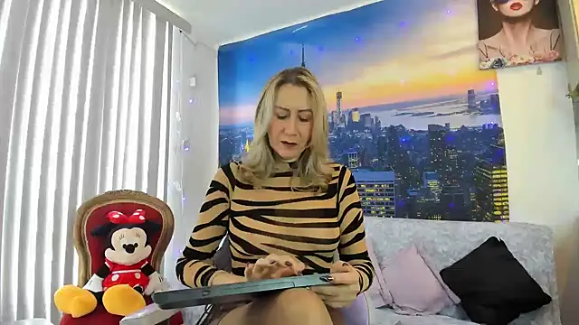 ashleymilf 1 online show from October 22, 2025, 3:34 pm