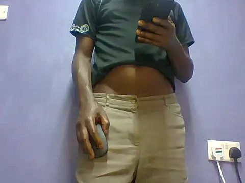 Snapshot of Africanmandk chatting on October 17, 2025, 11:35 am Africanmandk online show from October 17, 2025, 11:35 am