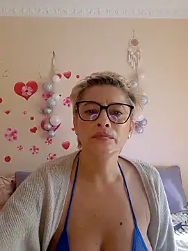 BellaBellaHot online show from October 21, 2025, 9:10 am