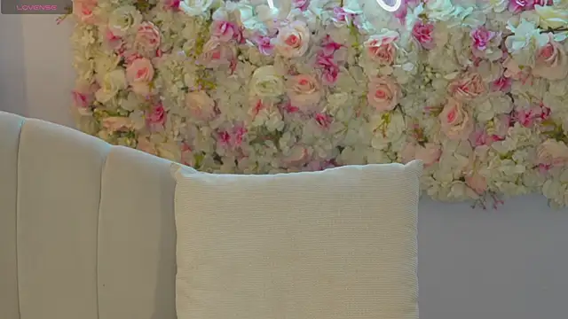 NaomiSainz online show from January 22, 2025, 5:59 pm