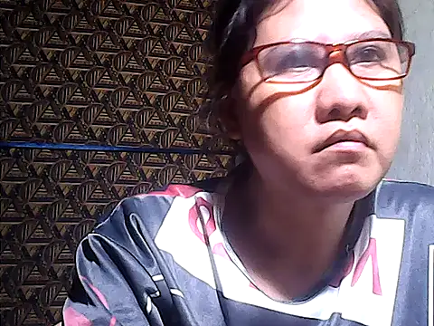 Snapshot of sweetsosie18 chatting on May 6, 2026, 5:03 am sweetsosie18 online show from May 6, 2026, 5:03 am