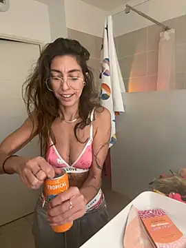 amanilouve online show from January 16, 2026, 11:42 pm