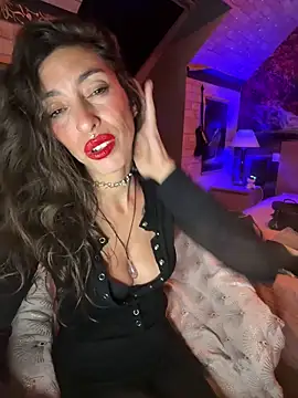 Snapshot of amanilouve chatting on March 14, 2026, 12:06 am amanilouve online show from March 14, 2026, 12:06 am