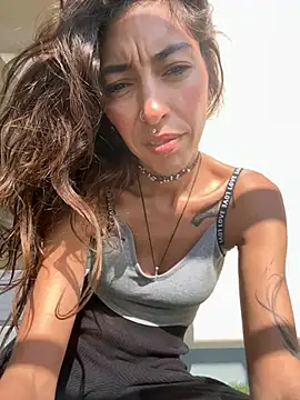 Snapshot of amanilouve chatting on March 15, 2026, 1:17 pm amanilouve online show from March 15, 2026, 1:17 pm