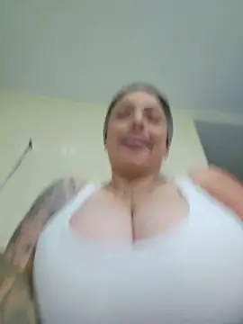 natalygolden69 online show from May 21, 2026, 12:01 pm