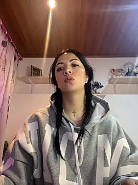 Snapshot of MadisonCambel chatting on December 10, 2024, 1:22 pm MadisonCambel online show from December 10, 2024, 1:22 pm