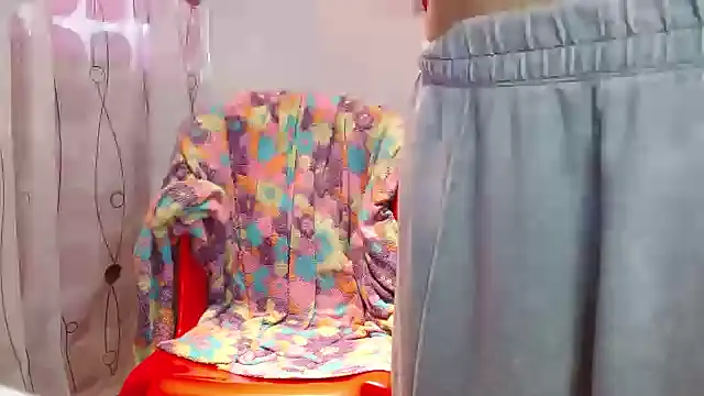 Snapshot of MadisonCambel chatting on December 17, 2024, 2:55 pm MadisonCambel online show from December 17, 2024, 2:55 pm