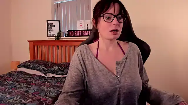 Snapshot of LucieWinters_UK chatting on January 30, 2025, 9:04 am LucieWinters UK online show from January 30, 2025, 9:04 am