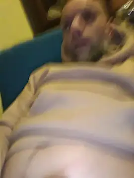 Snapshot of Ladyshaker82 chatting on November 30, 2025, 6:06 am Ladyshaker82 online show from November 30, 2025, 6:06 am