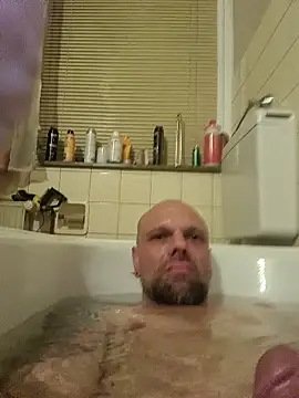 Ladyshaker82 online show from April 16, 2026, 12:00 am