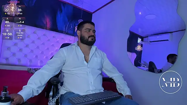 Snapshot of MichaelBear_ chatting on October 2, 2025, 12:56 pm MichaelBear online show from October 2, 2025, 12:56 pm