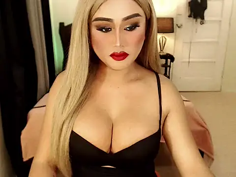 Snapshot of MISTRESS_OF_EVILCUMxx chatting on March 10, 2025, 5:33 am MISTRESS OF EVILCUMxx online show from March 10, 2025, 5:33 am