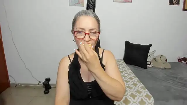 D-yanamilf online show from October 16, 2025, 8:15 am