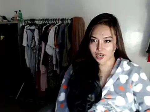 Snapshot of urqueendominant chatting on March 6, 2025, 6:41 am urqueendominant online show from March 6, 2025, 6:41 am