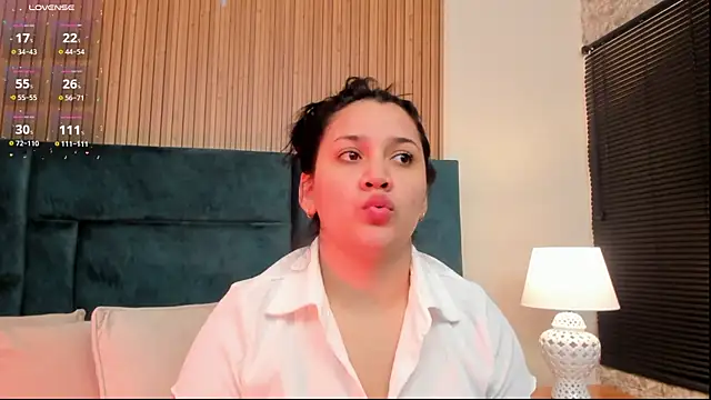 Snapshot of Kareena_chopra chatting on July 17, 2026, 12:45 pm Kareena chopra online show from July 17, 2026, 12:45 pm