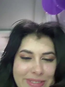 Snapshot of Alyaa_s chatting on October 3, 2025, 11:02 pm Alyaa s online show from October 3, 2025, 11:02 pm