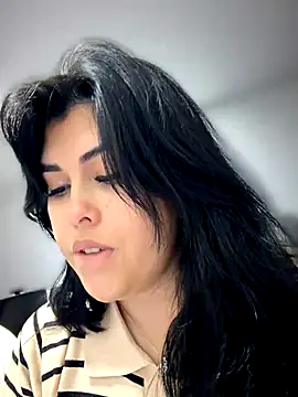 Snapshot of Alyaa_s chatting on October 10, 2025, 1:26 am Alyaa s online show from October 10, 2025, 1:26 am