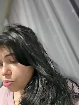 Snapshot of Alyaa_s chatting on November 7, 2025, 3:06 am Alyaa s online show from November 7, 2025, 3:06 am