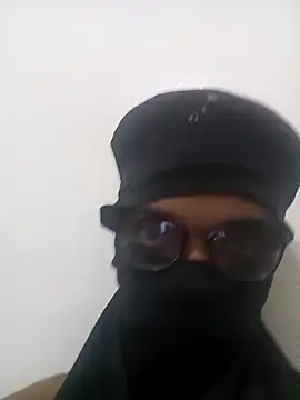 Snapshot of Smith23q123 chatting on February 8, 2026, 1:42 am Smith23q123 online show from February 8, 2026, 1:42 am