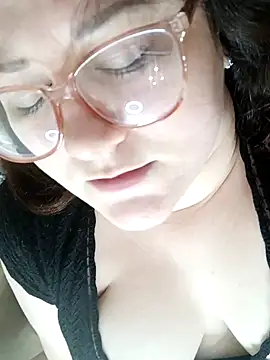 Sindy Jeniceee online show from December 3, 2024, 9:00 am