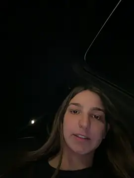 DoriDeluxe66 online show from December 1, 2025, 10:48 pm