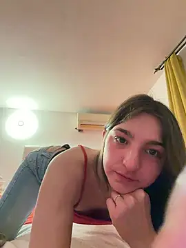 DoriDeluxe66 online show from February 12, 2026, 7:53 pm