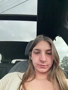 DoriDeluxe66 online show from February 13, 2026, 4:14 pm