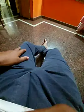 Stripkomal online show from September 24, 2025, 4:10 pm