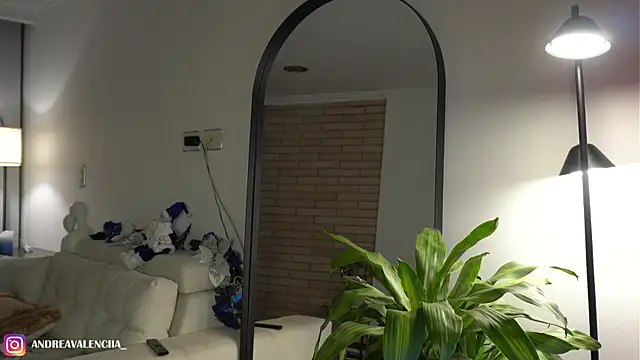 kendall ruiz online show from December 18, 2024, 3:15 am