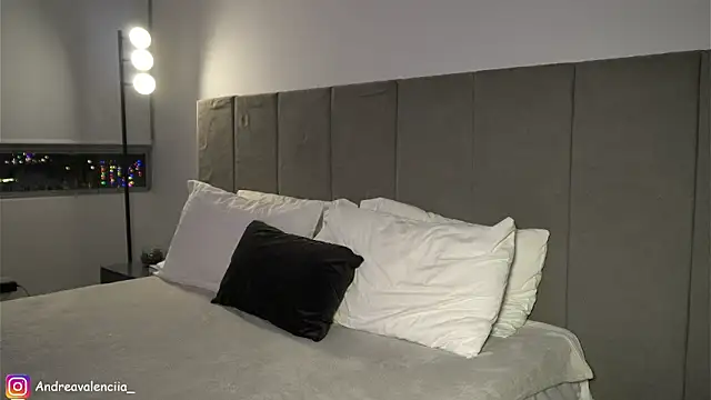 kendall ruiz online show from February 25, 2025, 2:14 am