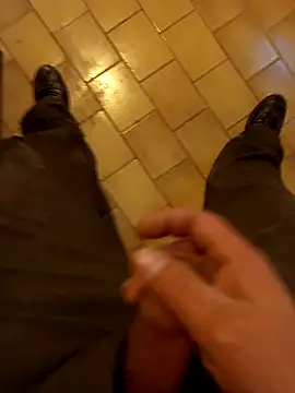 Czarny1104 online show from November 5, 2025, 10:26 am