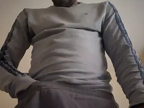 Snapshot of CuzzyB69 chatting on March 13, 2025, 12:02 pm CuzzyB69 online show from March 13, 2025, 12:02 pm