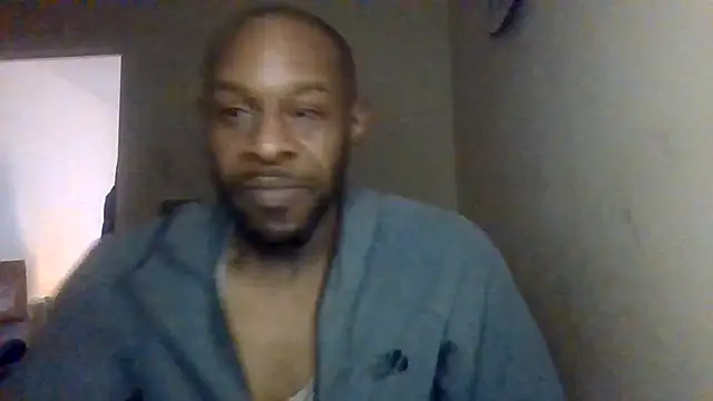 Snapshot of CuzzyB69 chatting on November 25, 2025, 2:44 am CuzzyB69 online show from November 25, 2025, 2:44 am