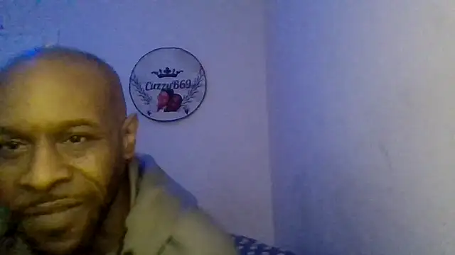 Snapshot of CuzzyB69 chatting on November 28, 2025, 8:39 am CuzzyB69 online show from November 28, 2025, 8:39 am