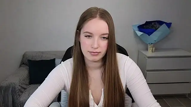 EvaMaddison online show from December 20, 2024, 5:25 am