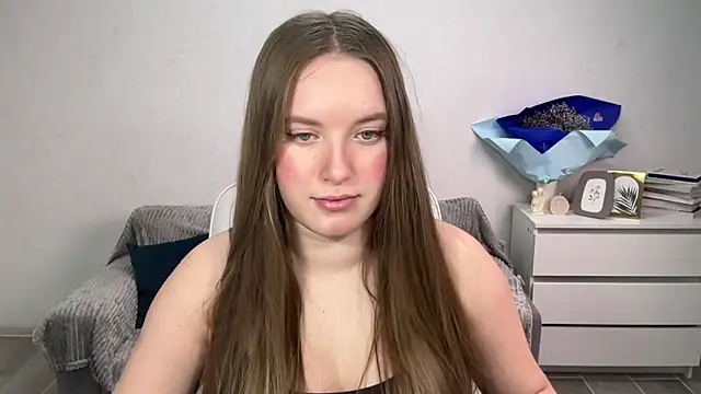 EvaMaddison online show from November 25, 2025, 5:35 pm