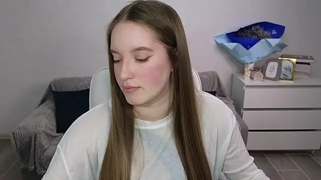 EvaMaddison online show from December 17, 2025, 8:26 pm