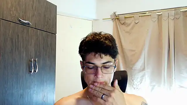 Snapshot of jimmy_class chatting on February 4, 2026, 10:15 pm jimmy class online show from February 4, 2026, 10:15 pm